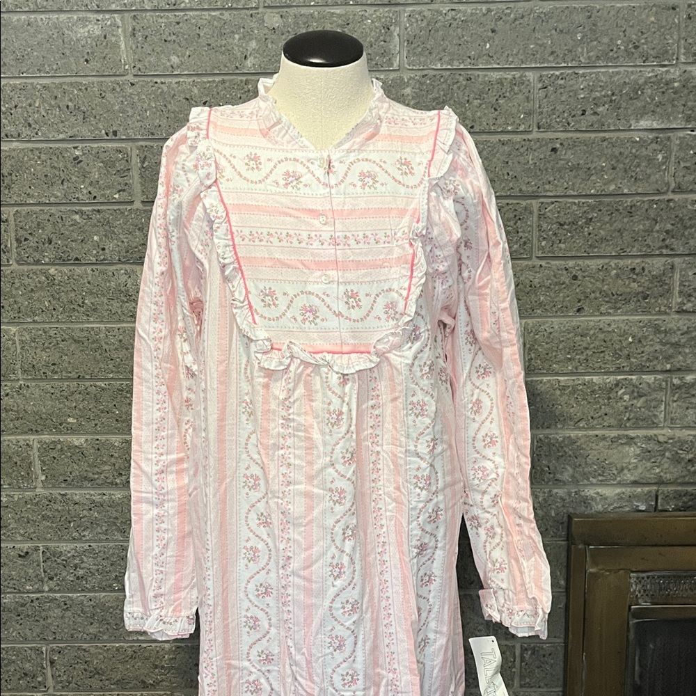 Vintage Kittens by Katz Floor length Floral Nightgown